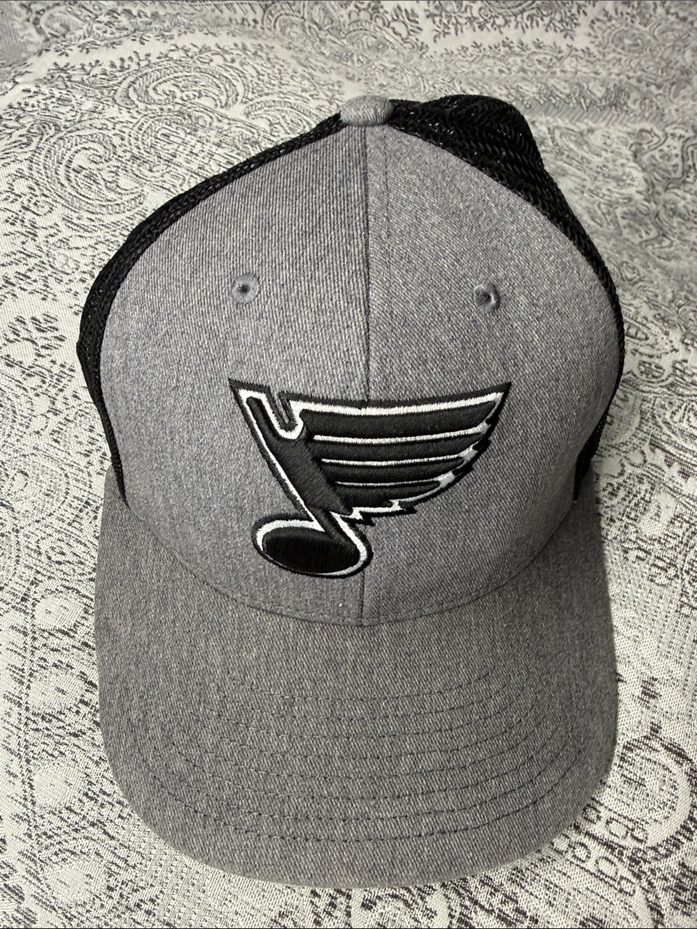 47 Grey and Black Mesh St. Louis Blues Snapback Hat